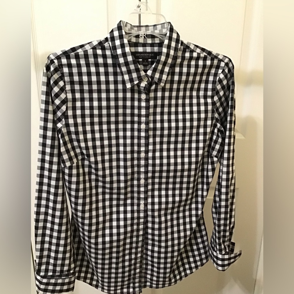 Banana Republic Black and White Checked Button Down Shirt